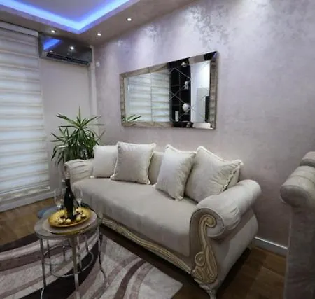 アパート Imperial Lux クラグイェヴァツ